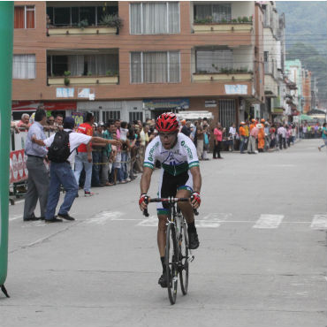Alexander Gil ganador de tercera Etapa de Vuelta al Tolima