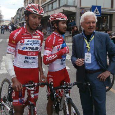 Gianni Savio satisfecho con Egan Bernal y Rodolfo Torres en el Androni
