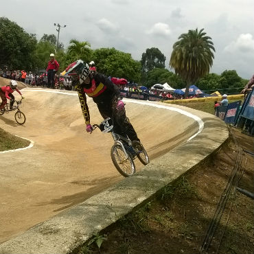 María Camila Londoño, una de las ganadoras en Nacional de BMX