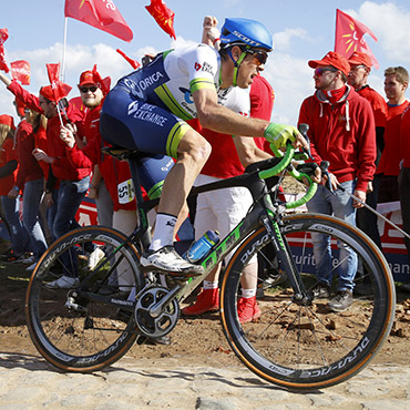 Matthew Hayman ganó la edición 2016 de París-Roubaix a bordo de una SCOTT Foil