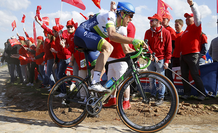 Matthew Hayman ganó la edición 2016 de París-Roubaix a bordo de una SCOTT Foil