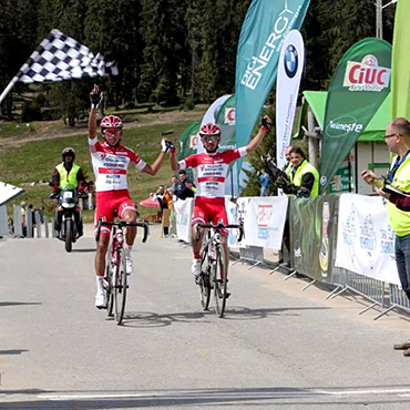 Bernal consiguió su primer triunfo como profesional en Rumania