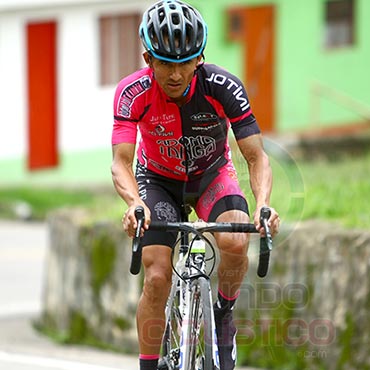 Fabio Montenegro vencedor de etapa y campeón