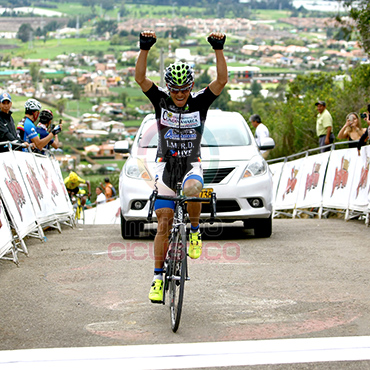 Fredy Montaña ganó etapa y es líder de Vuelta a Cundinamarca