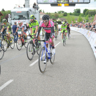 Hernan Parra, uno de los 'escarabajos' en Alpes Isére Tour