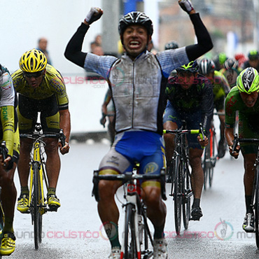 Jordán Parra, ganador de Etapa Vuelta a Cundinamarca