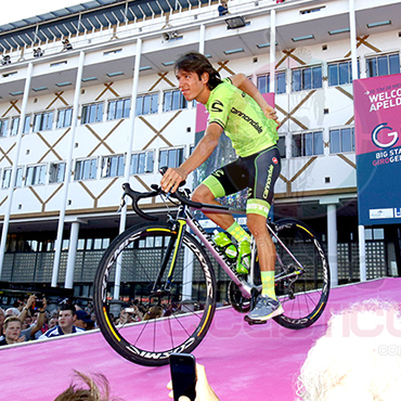 Rigoberto Urán encabezó su equipo Canondale en la Presentación de Equipos que dio inicio oficial al Giro de Italia 2016