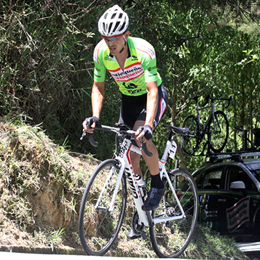 Cano ganó la cronoescalada y quedó a una etapa de alzarse con el título de la Marco Fidel Suárez 2016