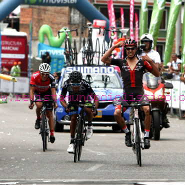 Alexis Camacho ganador de la etapa reina de Vuelta a Colombia