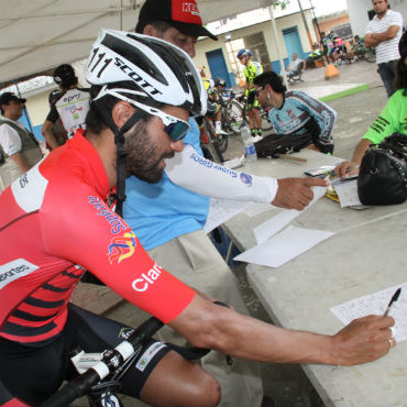 Camilo Gómez va por el título de la Vuelta a Colombia