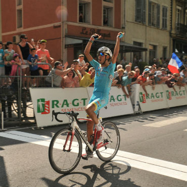 Fabio Aru ganador de la tercera etapa de Du Dauphine (Foto Gilberto Chocce)
