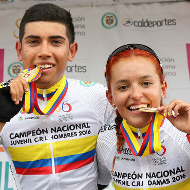 Juan Amador Y Tatiana Dueñas Oro, en Nacional Juvenil de Ruta (Foto Fedeciclismo)
