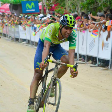 Omar Mendoza, sigue segundo en Vuelta a Colombia
