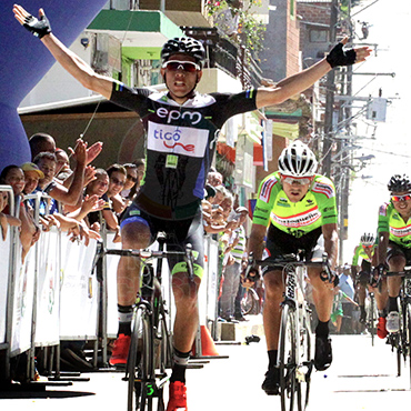 Oscar Álvarez ganador de segunda etapa de Vuelta Marco Fidel Suárez