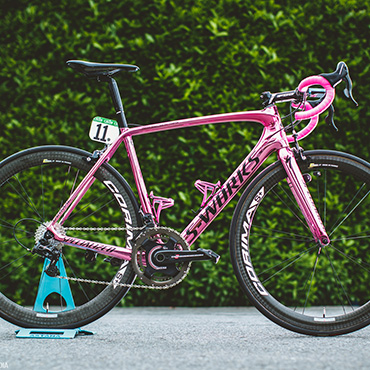 Specialized conmemoró la victoria en el Giro de Italia 2016 con un espectacular modelo de la Tarmac S-Works