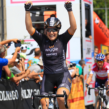 Hosking ganó la 3a etapa del Giro Rosa en un día sin cambios en la general