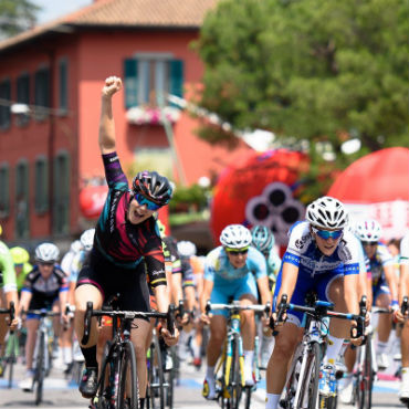 Tiffany Cromwell ganadora de cuarta etapa de Giro Rosa