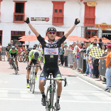 Weimar Roldán vencedor de la segunda etapa de la Clásica Carmen