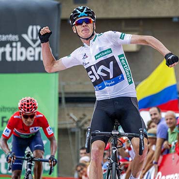 Chris Froome le ganó este miércoles el duelo por la etapa a Nairo Quintana