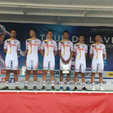 La Selección Colombia, en su presentación de equipos en el Tour de L'Avenir