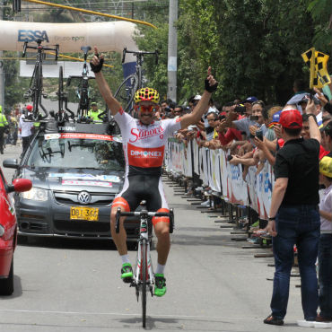 José Serpa ganador de última etapa de Vuelta a Santander