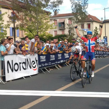 Kristoffer Halvorsen ganador de tercera etapa de Tour LAvenir