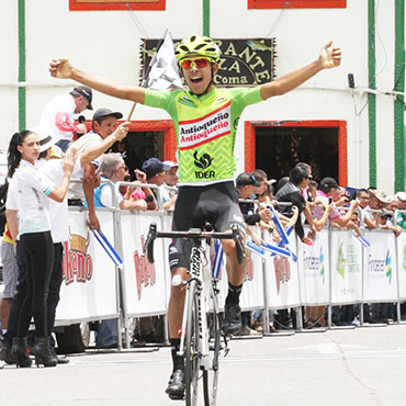 Sebastián Castaño se impuso en la sexta etapa de la ronda nacional Sub 23