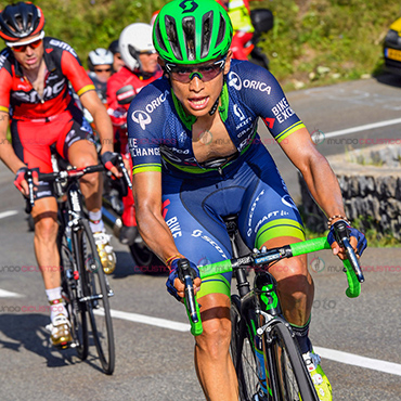 Esteban Chaves firmó por tres temporadas con el Orica