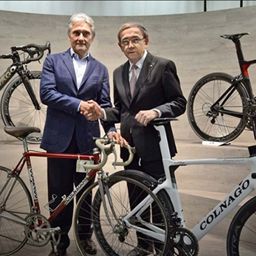 Lista licencia World Tour para el UAE ABU DHABI-COLNAGO de Darwin Atapuma