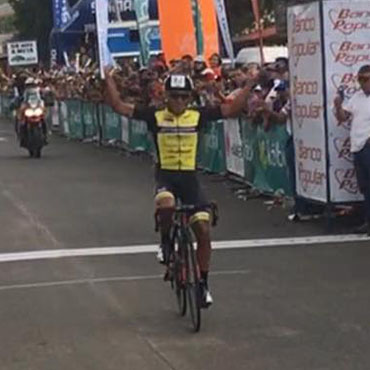 Caicedo le dio al Strongman-Campagnolo-Wilier su segunda victoria de etapa en la Vuelta a Costa Rica 2016 (Foto©FBVueltaaCostaRica)