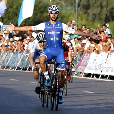 Fernando Gaviria vence a Elia Viviani en primera etapa de Vuelta a San Juan