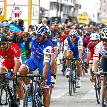 Fernando Gaviria ganador de etapa y líder de Vuelta al Algarve