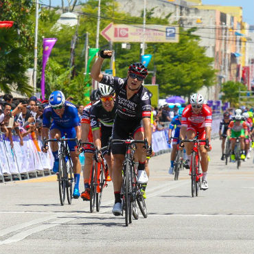 Scott Sunderland ganador de primera etapa y líder del Tour de Langkawi