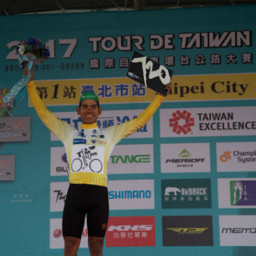 Edwin Avila ganador de etapa y líder de Tour de Taiwan