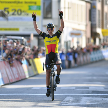Philippe Gilbert ganador de primera etapa y es líder
