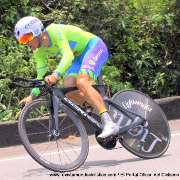 Oscar Sevilla ganador de la CRI y campeón