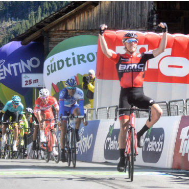 Rohan Dennis ganador de segunda etapa del Tour de los Alpes