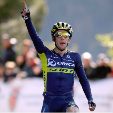 Simon Yates ganador de etapa y nuevo líder de Tour de Romandía