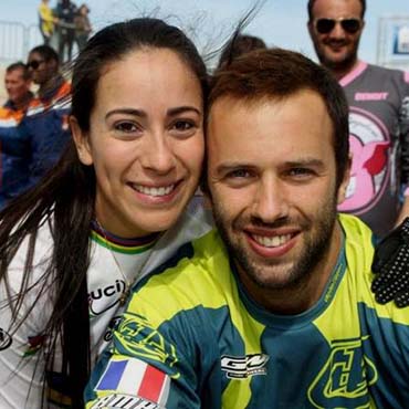 Mariana Pajón sigue arrasando con la Copa Francia de BMX. Este fin de semana compitió junto a su prometido Vincent Pelluard