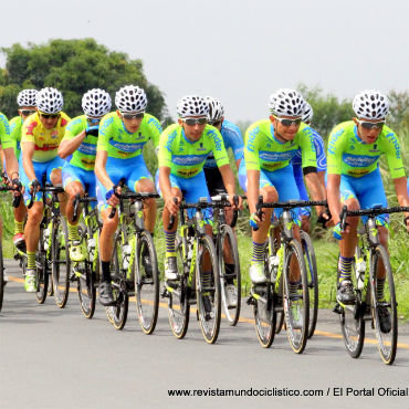 Equipo Medellin-Exito-Bavaria de regreso al país