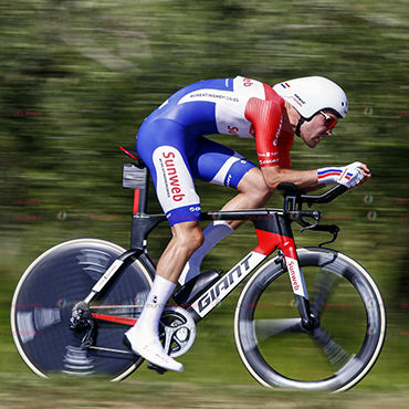 Tom Dumoulin ganador de la CRI y nuevo líder del Giro