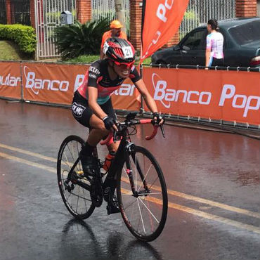 Blanca Liliana Moreno ganadora de la CRI y es líder de Vuelta a Costa Rica