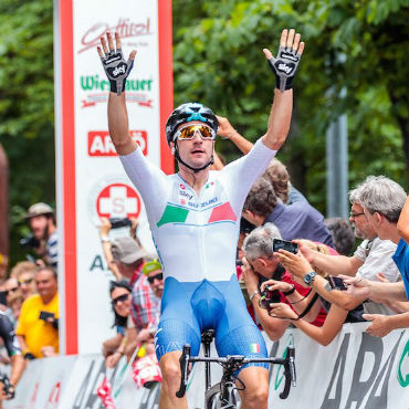 Elia Viviani repite victoria de etapa en Tour de Austria