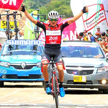 Alex Cano se llevó una impresionante victoria en la quinta jornada de la Vuelta