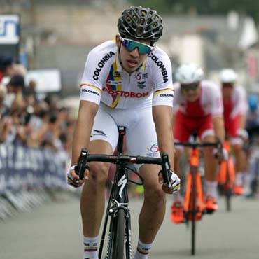 Hodeg empezó a demostrar su genial clase al sprint en la 2da jornada del Tour del Avenir