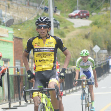 Carlos Becerra se impuso en segunda etapa de Clásica de Soacha