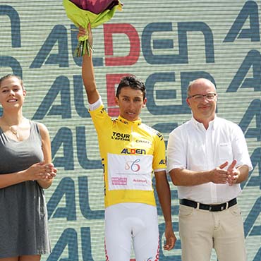 Egan-Bernal-Lider-TourdelAvenir17-Et8x370