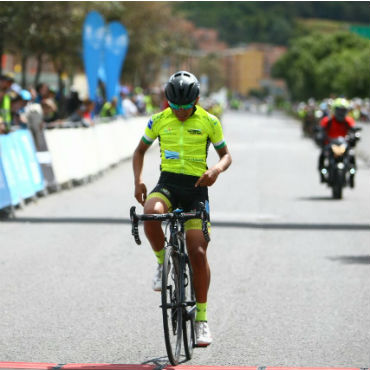 Oscar Téllez ganador de la segunda etapa en Clásica Esteban Chaves