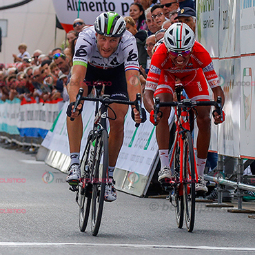 Egan Bernal segundo en la primera etapa del Giro de la Toscana