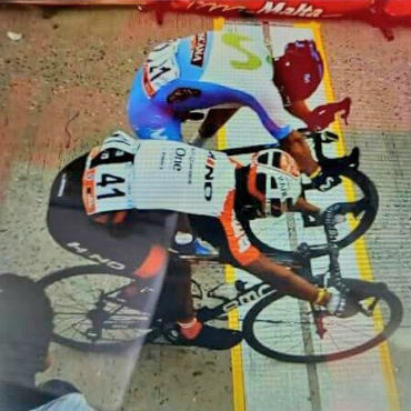 Alder Torres y Byron Guama terminaron igualados en etapa de Vuelta a Guatemala. Photo Finish lo dice todo